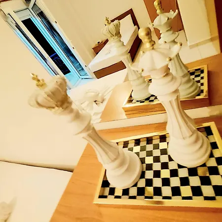 Helios In Olympus House * Leptokaryá